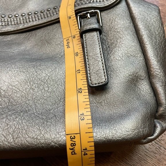 Jen & Co Valerie Flap Backpack with Grommet Accents - Picture 12 of 13